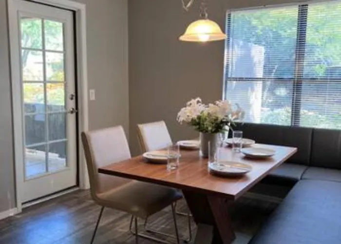 The Greens! 3br W/ Pool & Apartment *