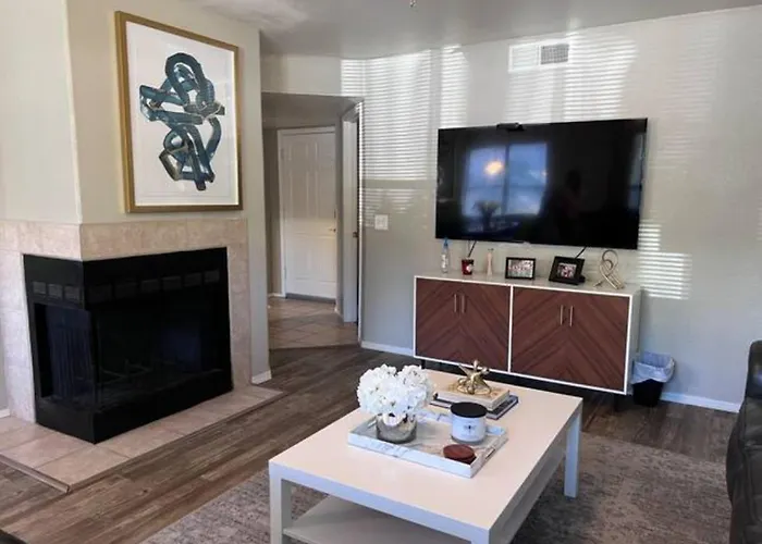 The Greens! 3br W/ Pool & Apartment