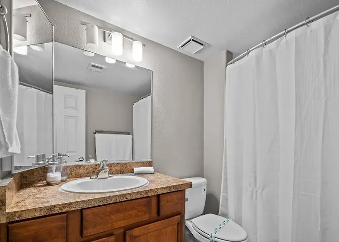 The Greens! 3br W/ Pool & Apartment *