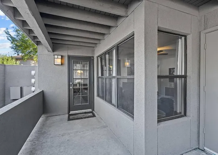 The Greens! 3br W/ Pool & Apartment Tucson