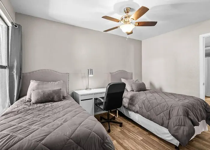 The Greens! 3br W/ Pool & *