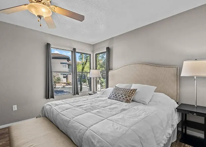 The Greens! 3br W/ Pool & Apartment Tucson
