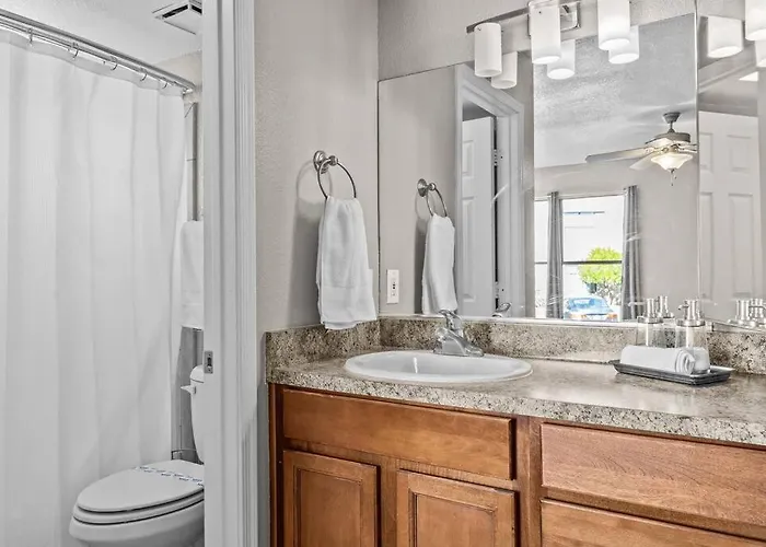 The Greens! 3br W/ Pool & *