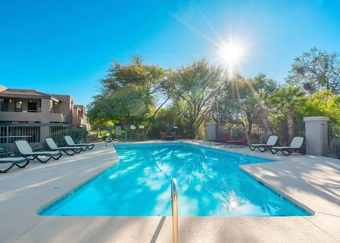 The Greens! 3br W/ Pool & Apartment Tucson