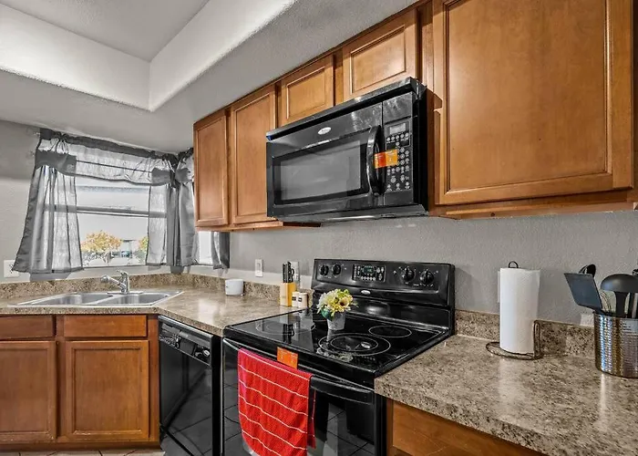 Apartment The Greens! 3br W/ Pool & Tucson