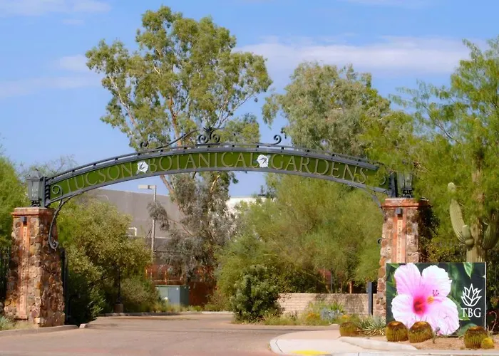 The Greens! 3br W/ Pool & * Tucson